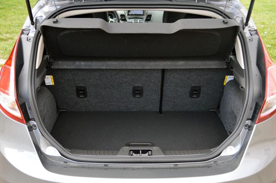  Ford Fiesta Titanium 2014 года  (фото 37 из 44)